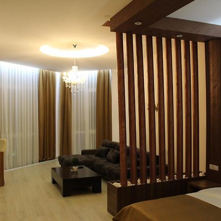 Ideal City Tutin Екстериор снимка